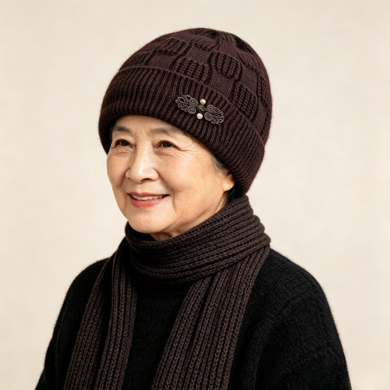 Knit set for women: hat and scarf, lined