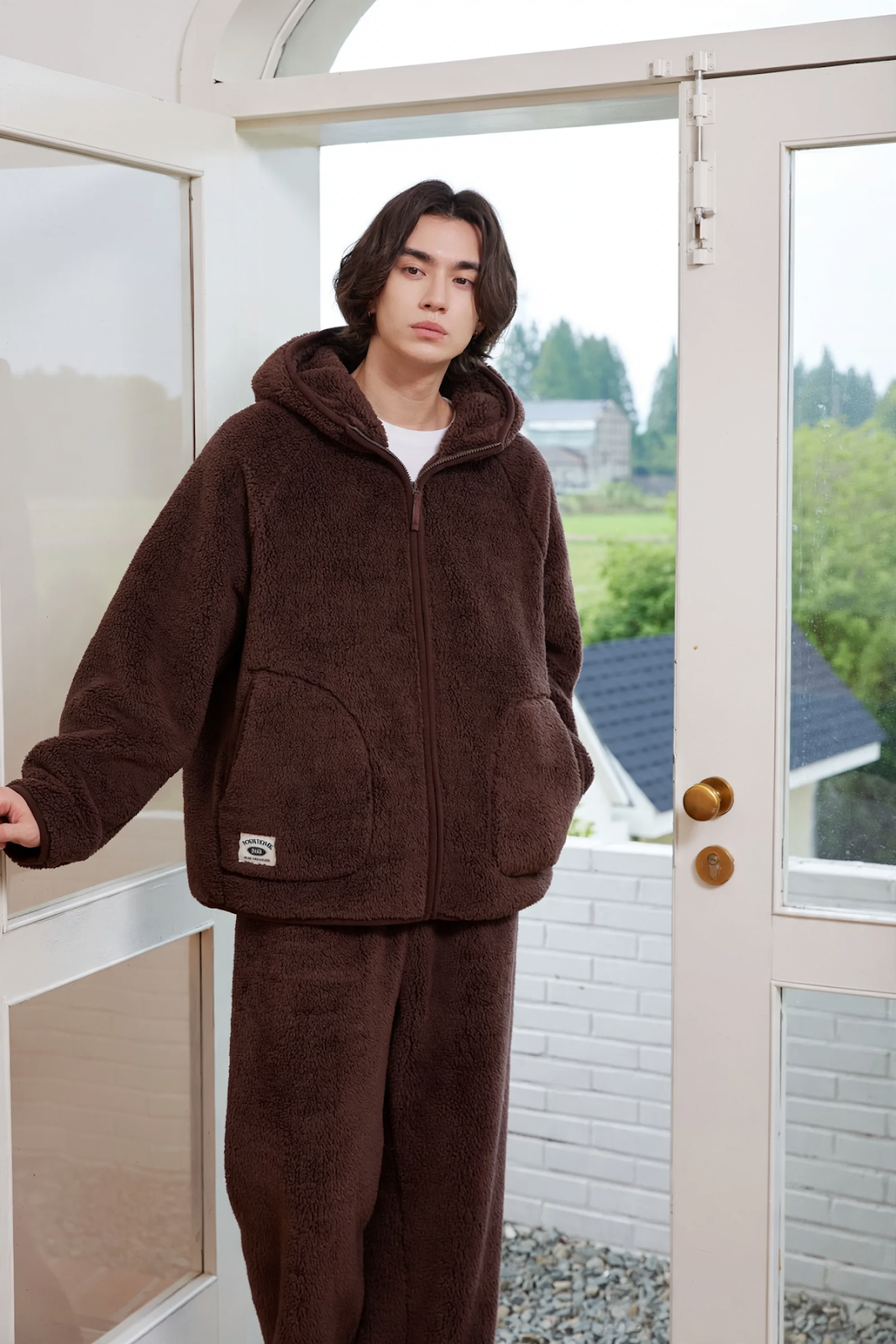 Men's house suit with stand-up collar and zipper