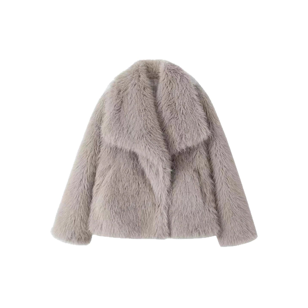 Fashionable faux fur coat with large lapels