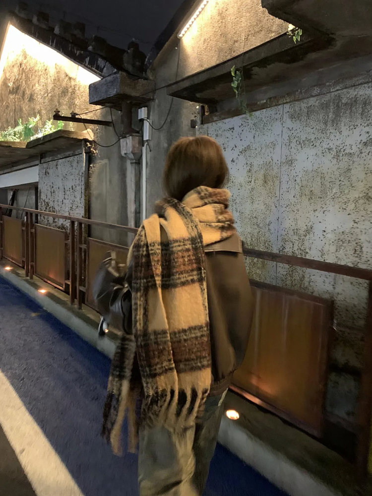Soft scarf in cashmere look with fringes, 230 cm