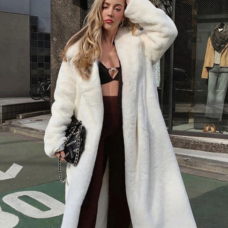 Women's coat in fur look for street style