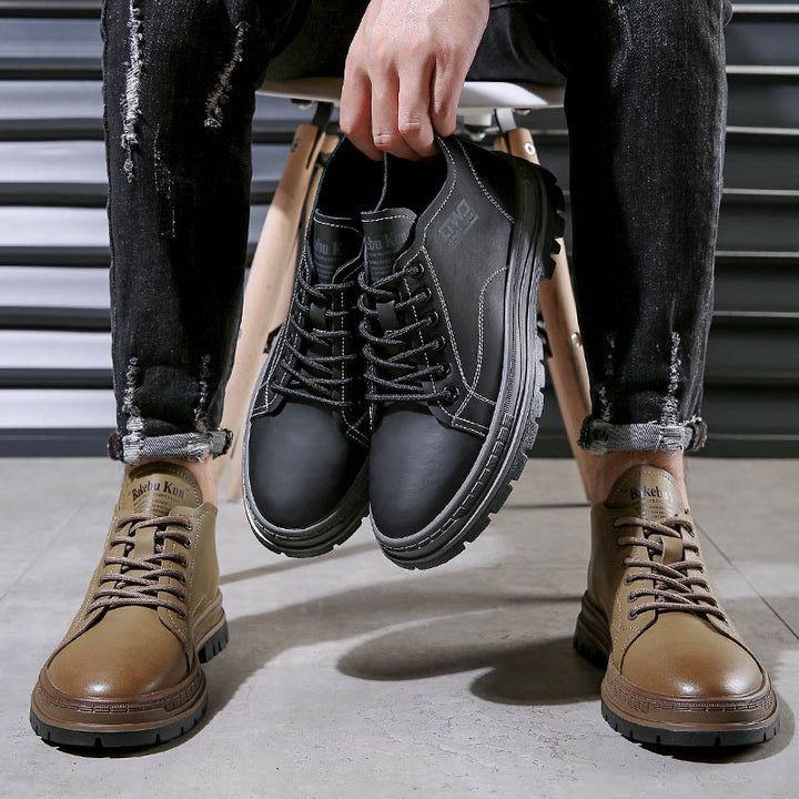 Robust Chelsea boots for men