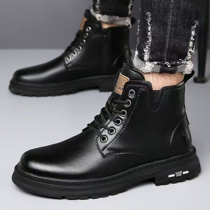 Men's boots made of cowhide, lined