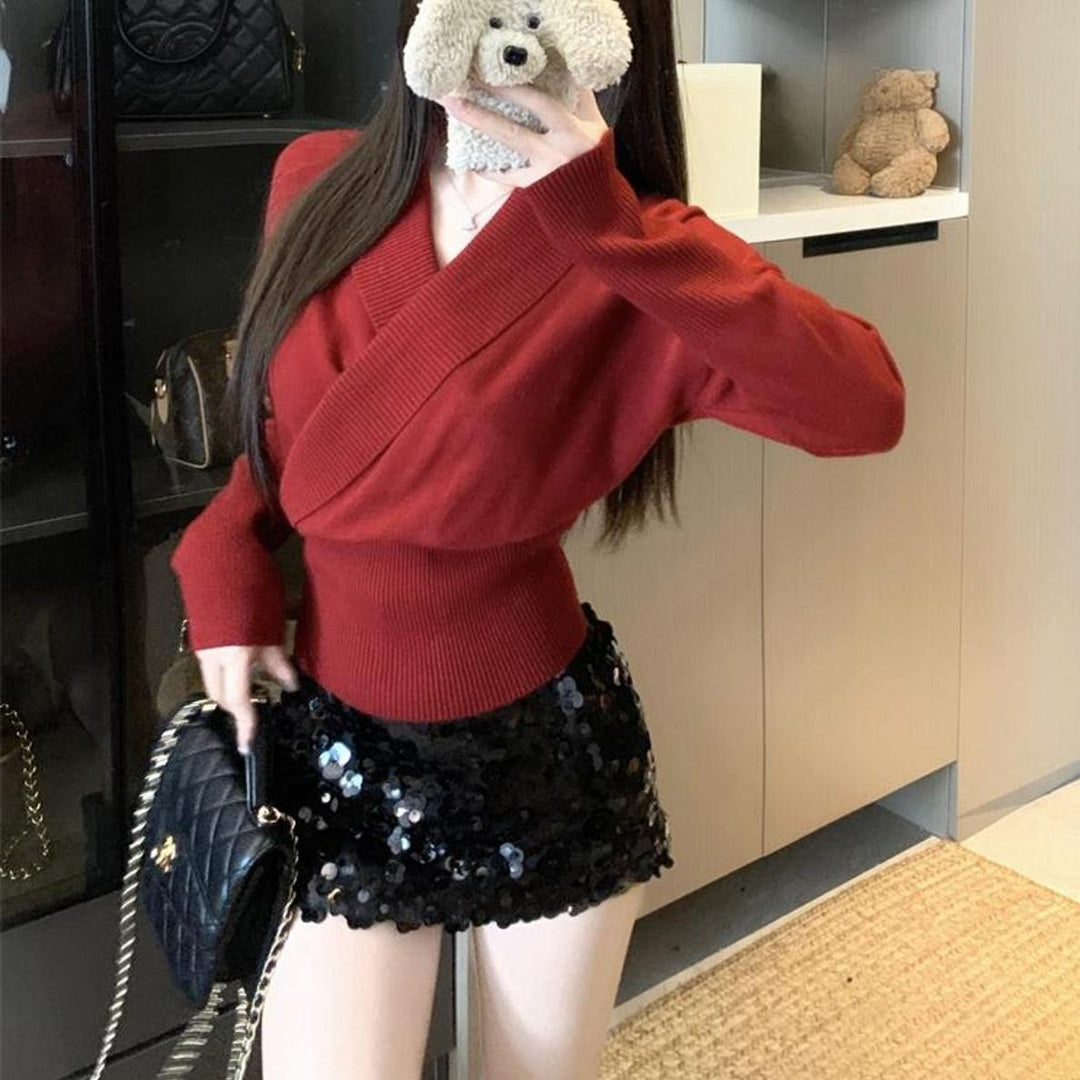 Tailored women's knit sweater in retro style