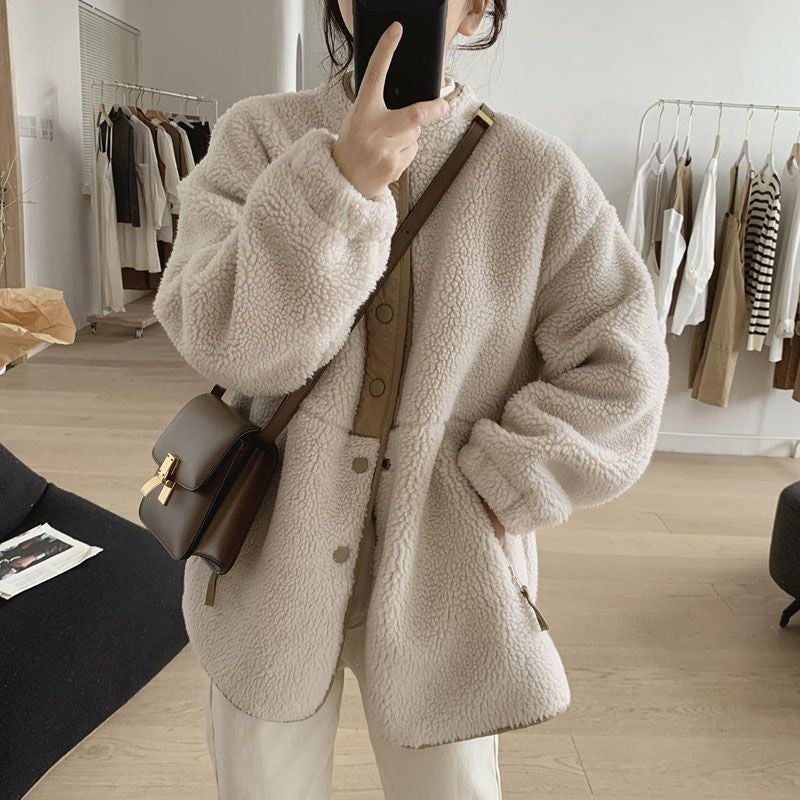 Lamb fleece coat, stand-up collar, with tie belt