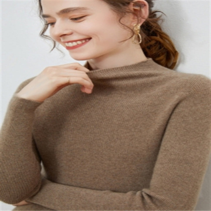 Women's knitted pullover with stand-up collar, fitted