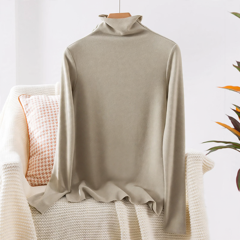 Women's turtleneck sweater made of cashmere-silk blend