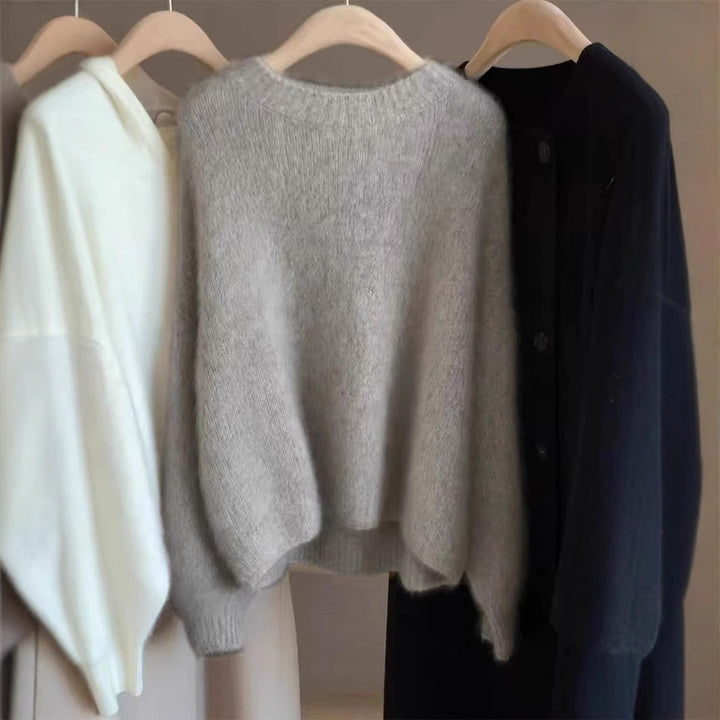 Women's cashmere sweater, short and loose