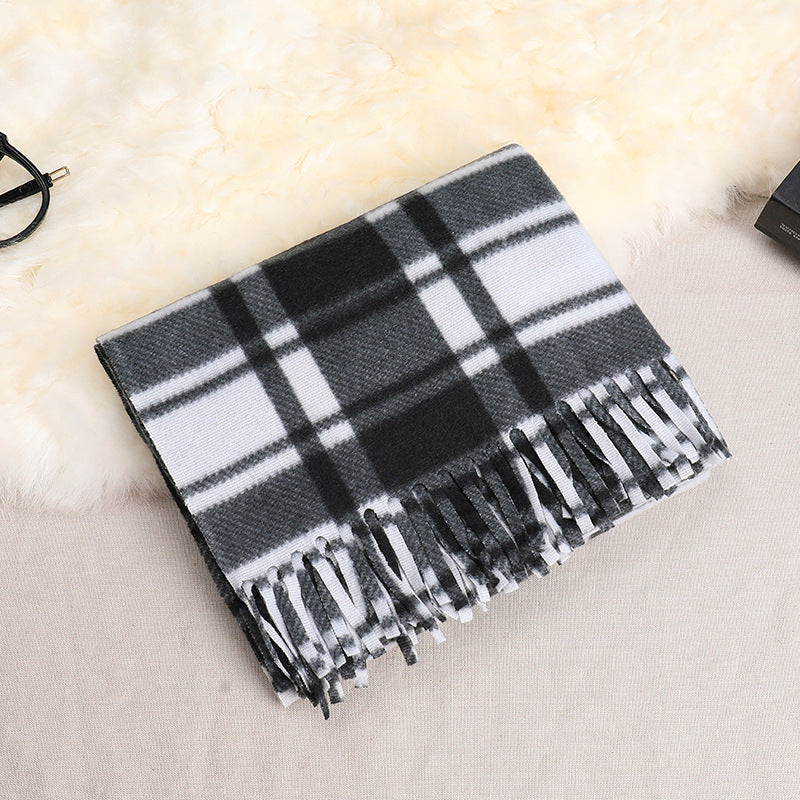Classic plaid scarf made of double-sided fleece