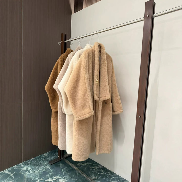 Long teddy coat made of wool