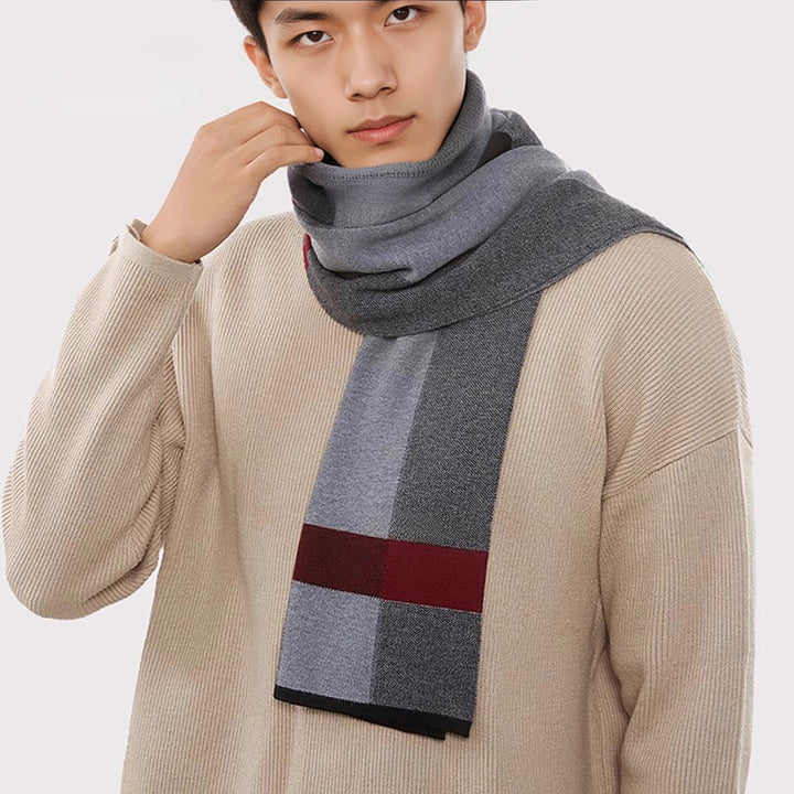 Classic men’s scarf with wool content, checked