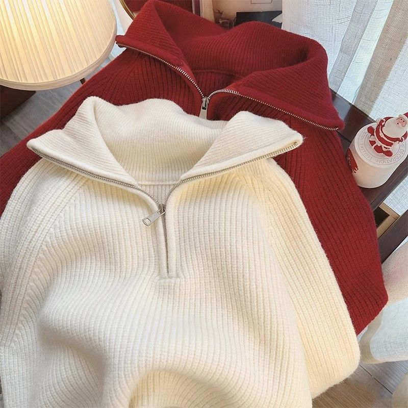 Loose knit sweater with zipper and lapel collar