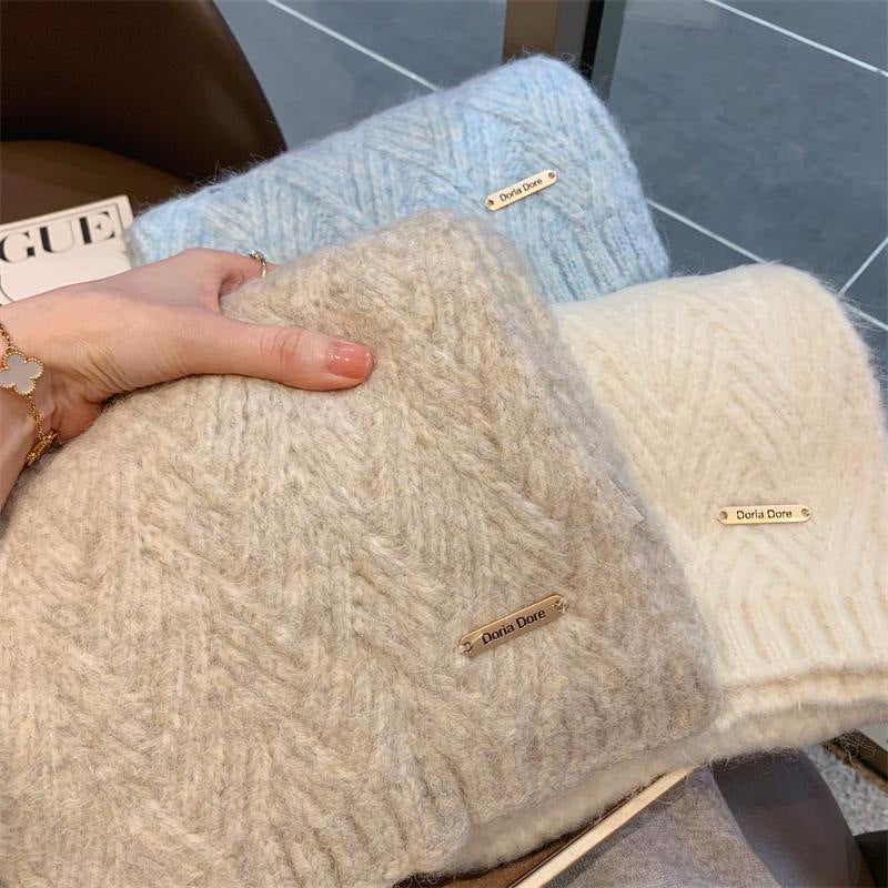 Knitted scarf made of alpaca wool blend for women