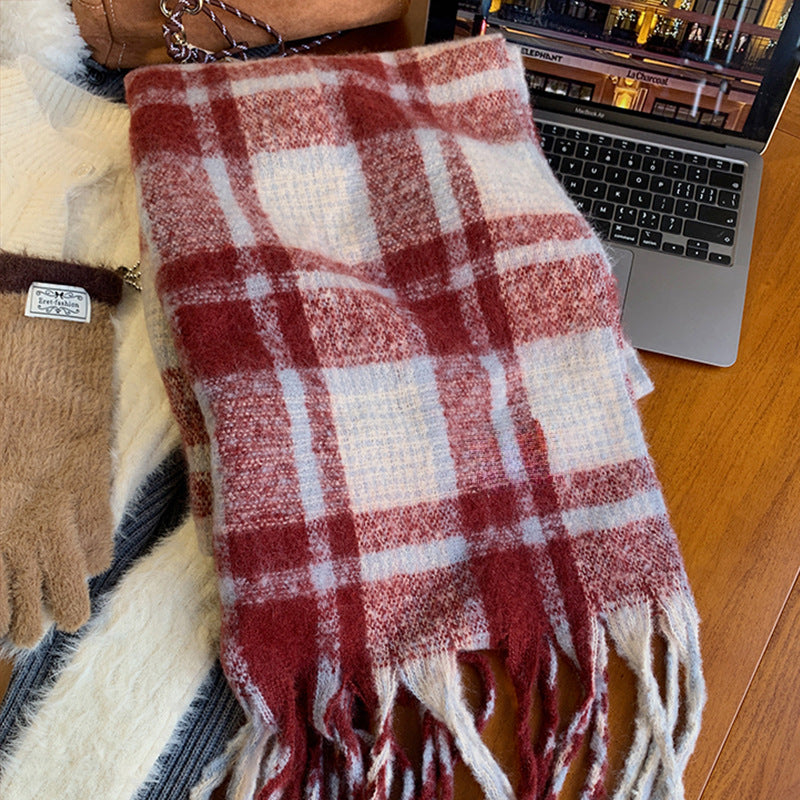 Checkered scarf, soft and warming, 190 cm