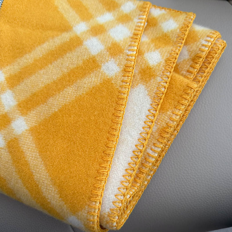 Wool scarf with geometric pattern