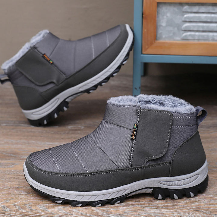 Men's winter boots with Velcro closure