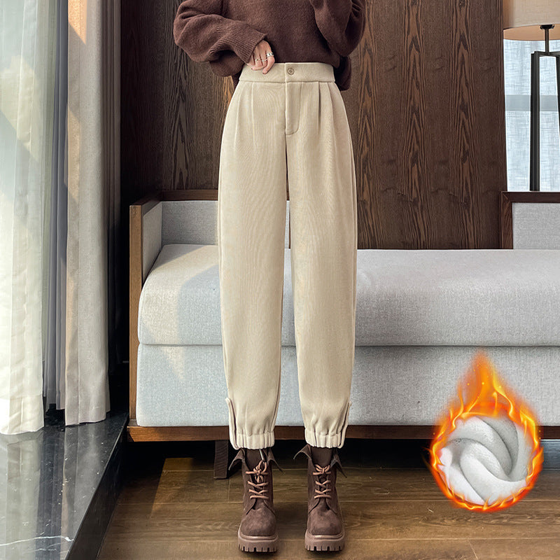 Women's leisure pants made of chenille, lined
