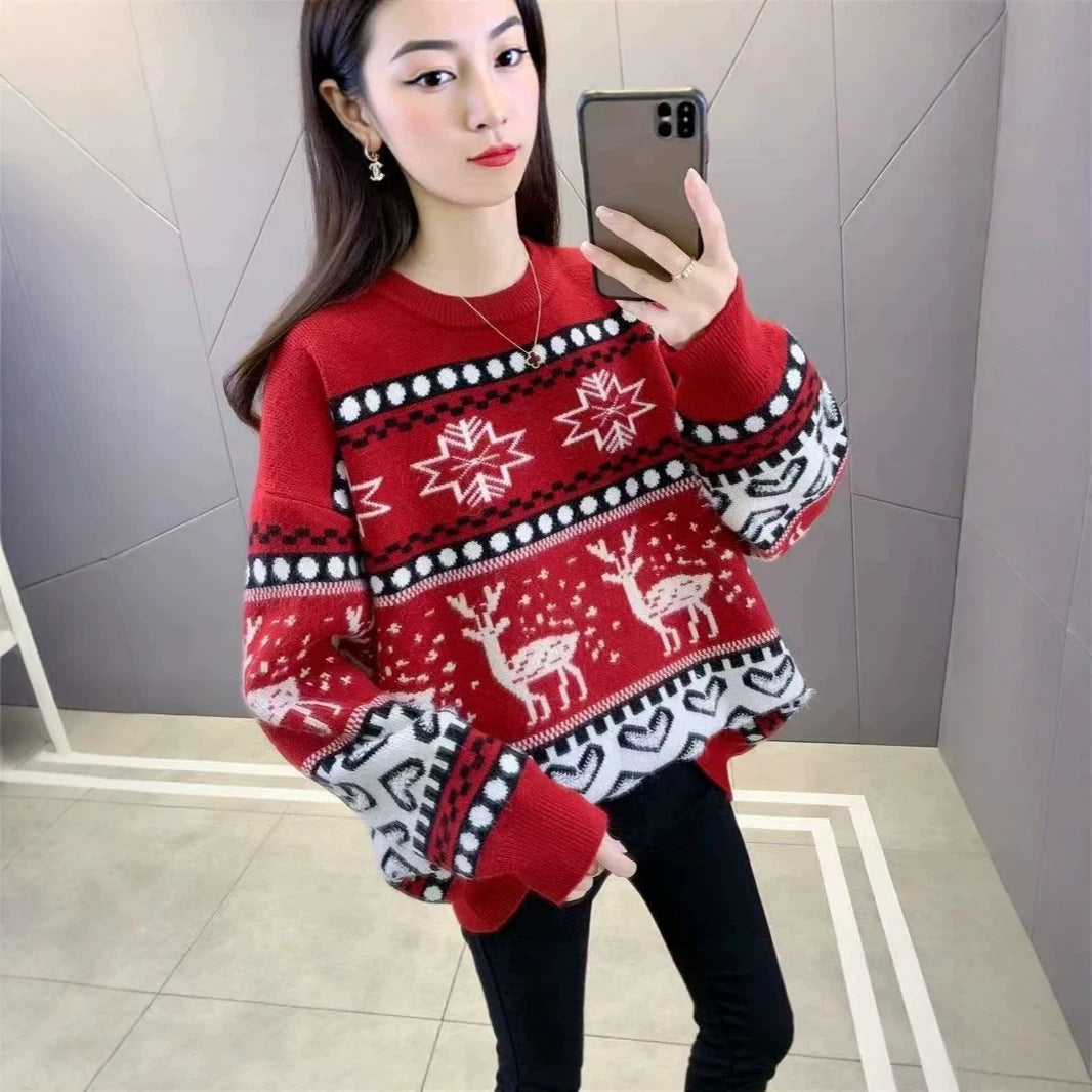 Christmas sweater with animal motif
