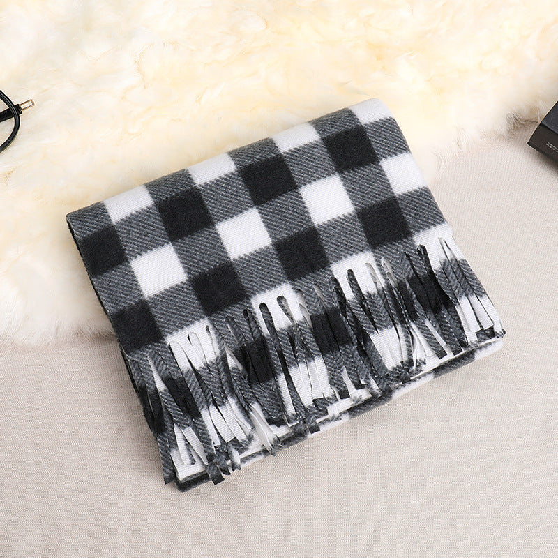 Classic plaid scarf made of double-sided fleece