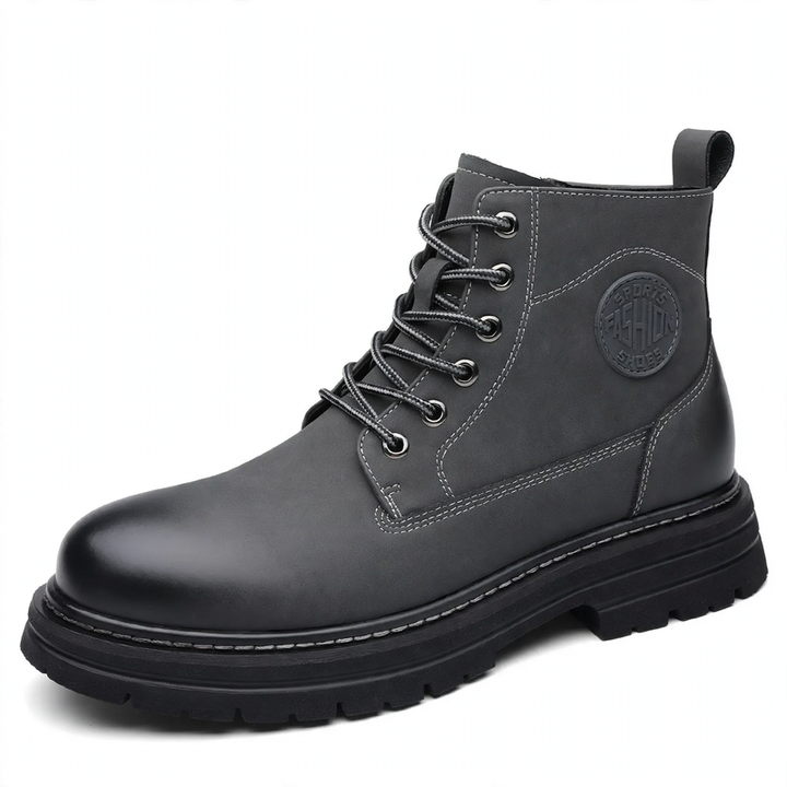 Fashionable men's boots, lined