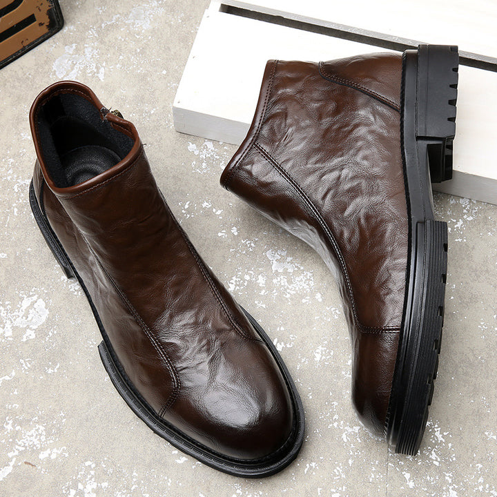 Robust men's leather boots in vintage style