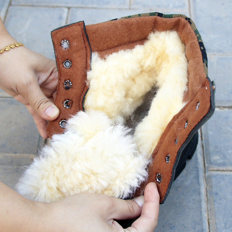 Winter boots made of cowhide leather with wool lining and steel toe cap