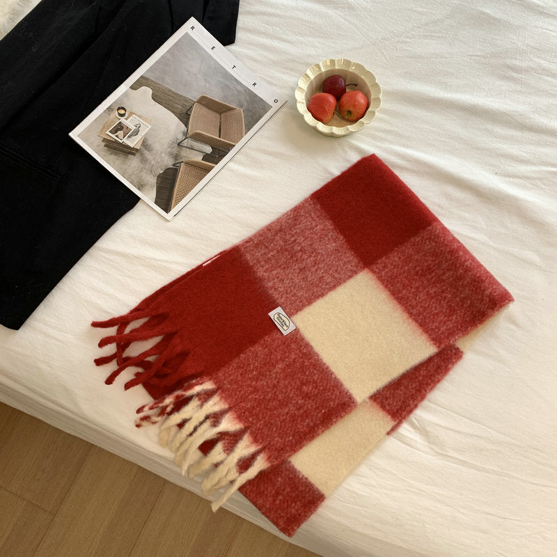 Checked wool scarf with fringes, warm and soft