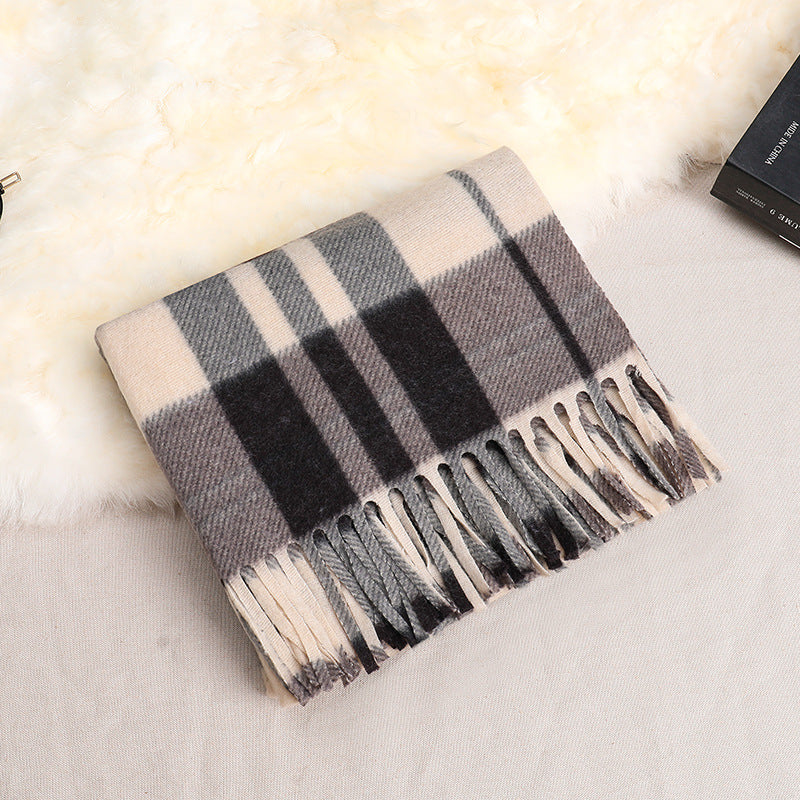 Classic plaid scarf made of double-sided fleece