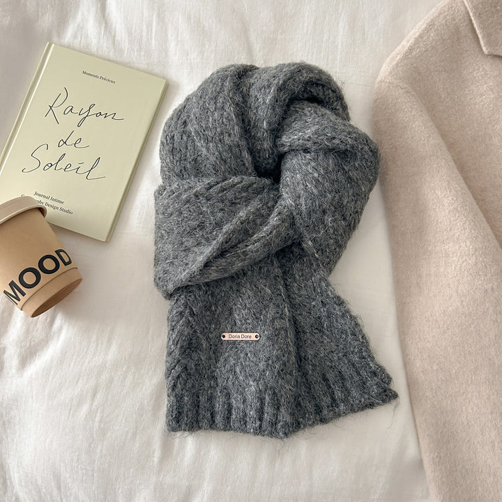 Knitted scarf made of alpaca wool blend