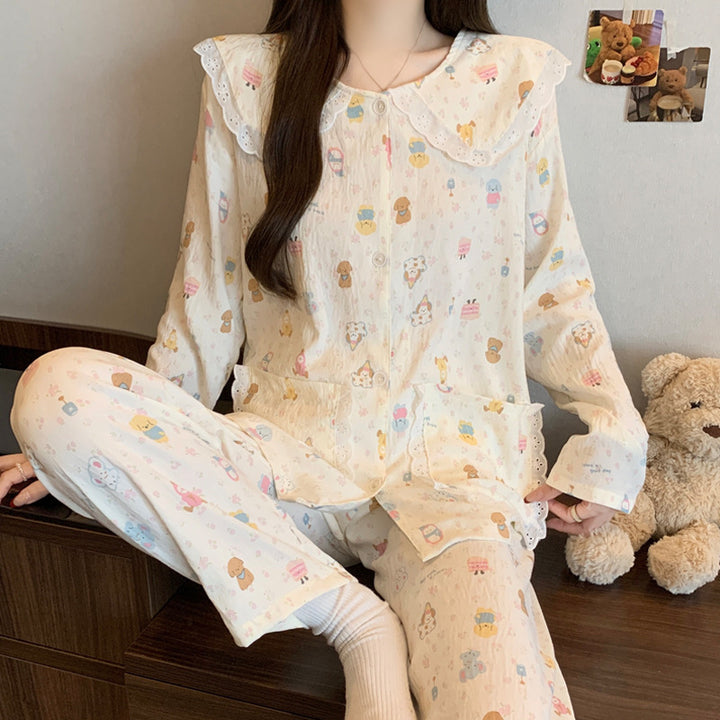 Women's pajamas, long, with lace collar