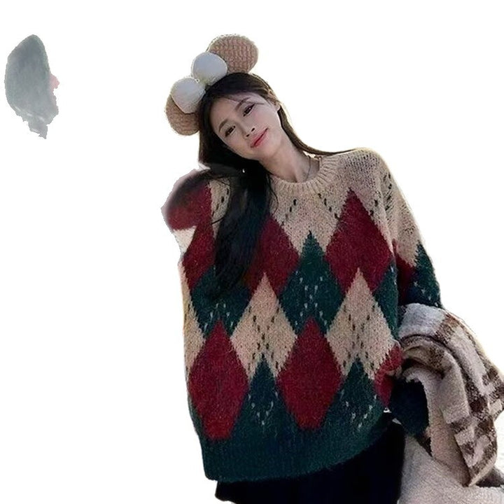 Women's knitted sweater, loose, with diamond pattern