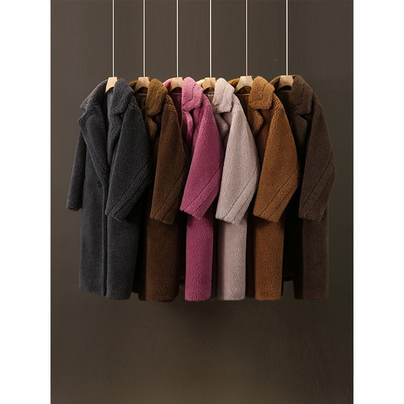 High-quality women's coat made of virgin wool and camel hair