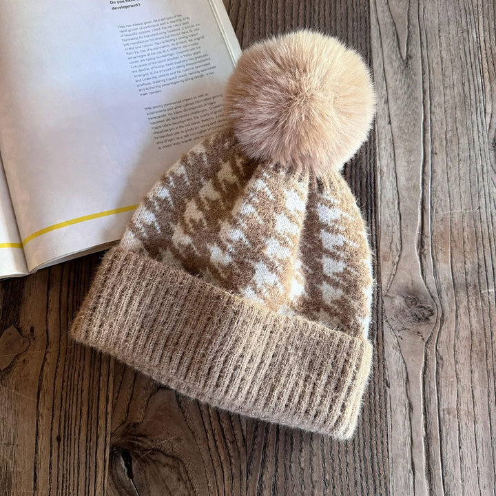 Women's knitted beanie and scarf set, warm lined