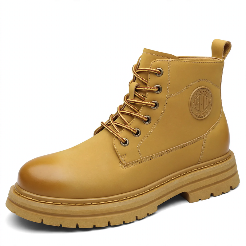 Fashionable men's boots, lined