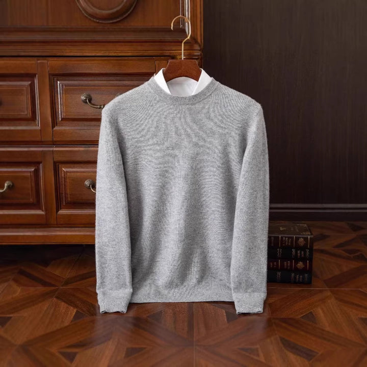 Classic, thick men's wool sweater