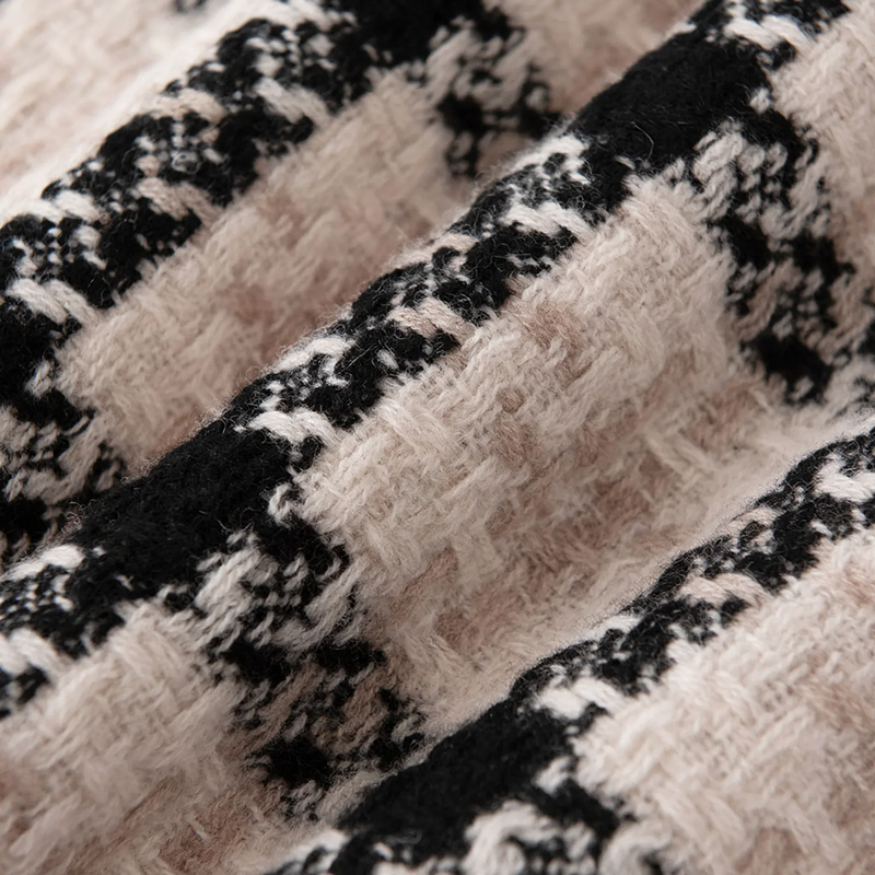 Large wool scarf in check pattern, 200x55cm