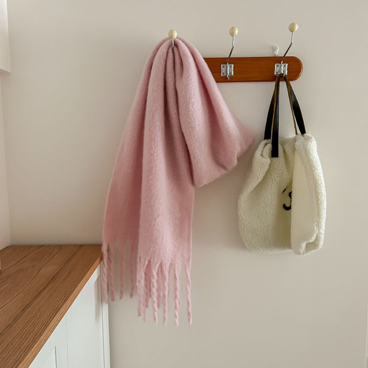 Thick checkered scarf in mohair look