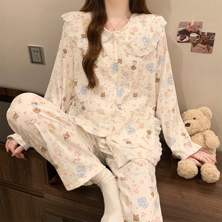 Women's pajamas, long, with lace collar