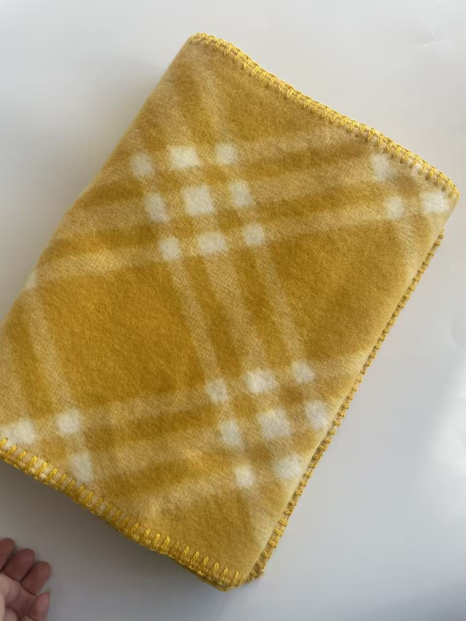 Thick checkered wool scarf, 30x182cm