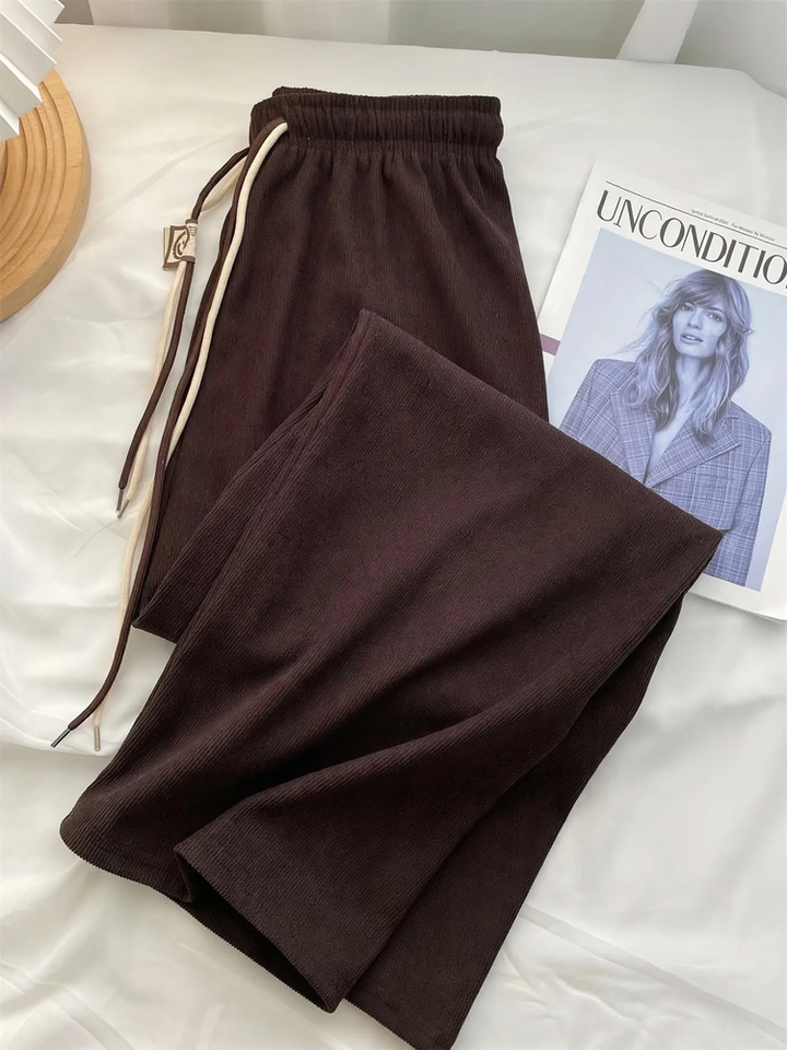 Women's corduroy pants with wide leg and belt