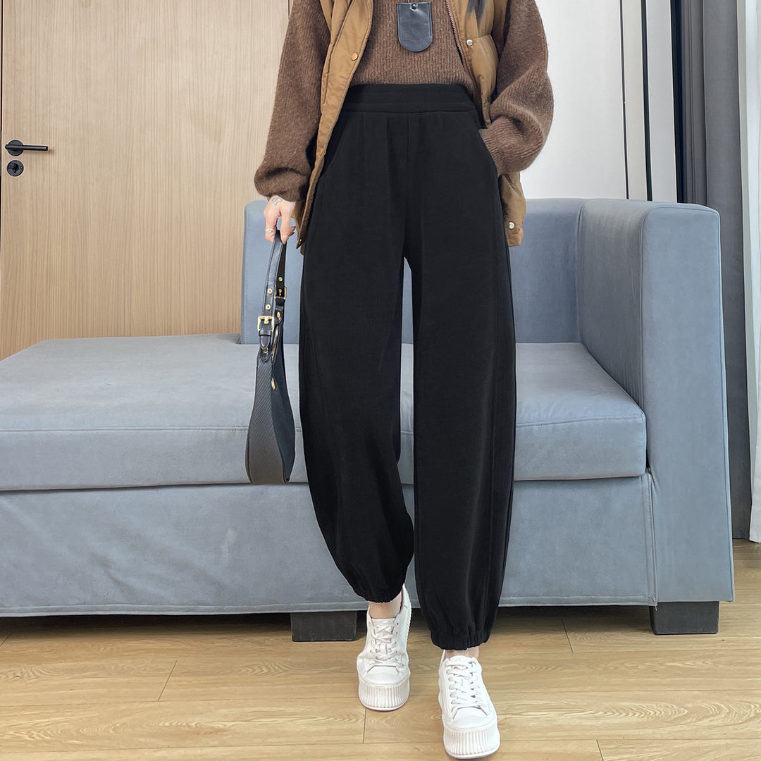 Padded women's corduroy trousers with cuffs