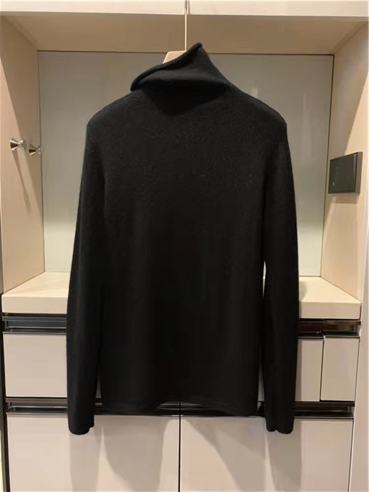 Women's wool pullover with stand-up collar and shine effect