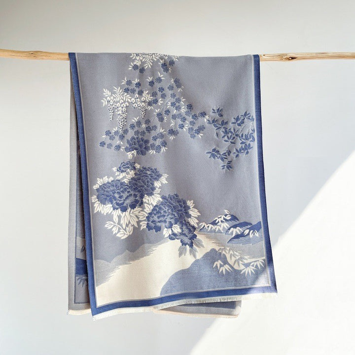 Thick scarf in ethnic style, 185x65cm