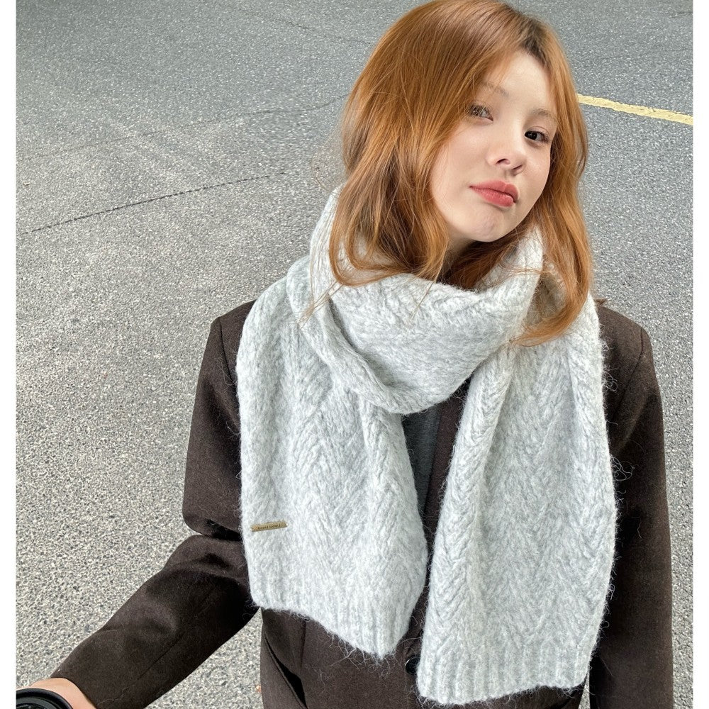 Knitted scarf made of alpaca wool