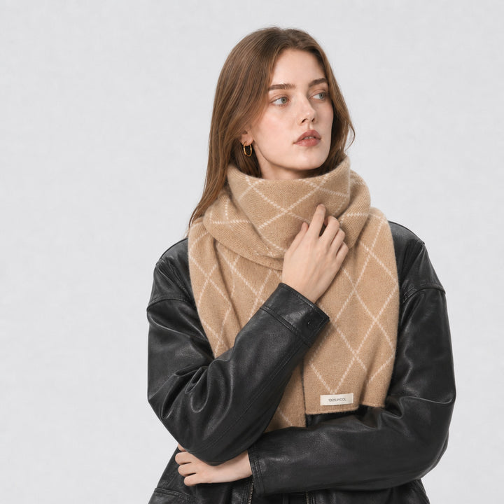 Merino wool scarf with diamond pattern, 20x160 cm