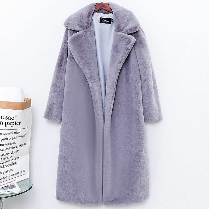 Women's coat in fur look for street style