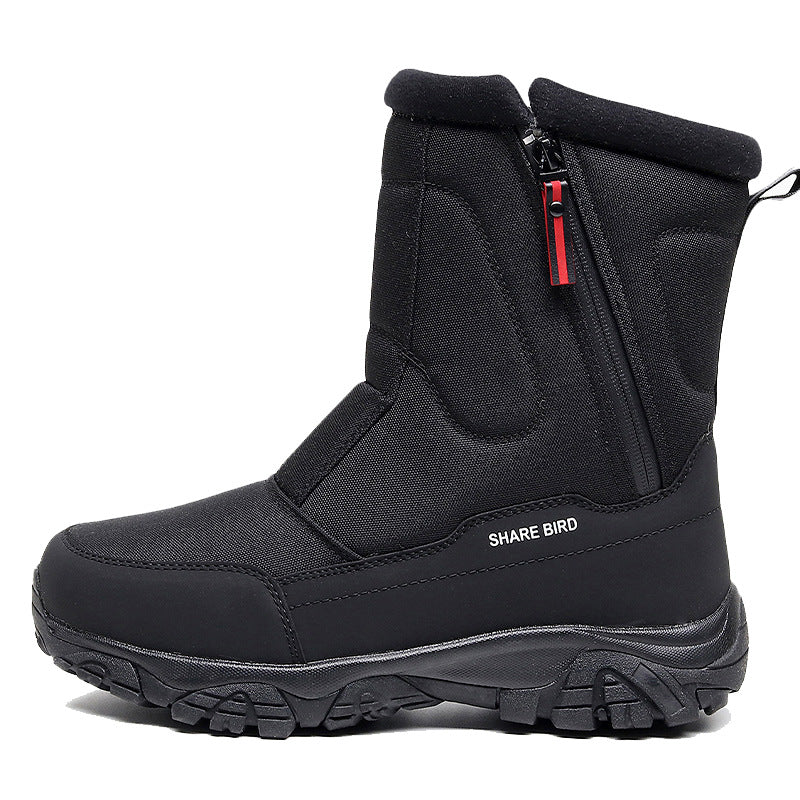 Insulated men's winter boots with non-slip sole