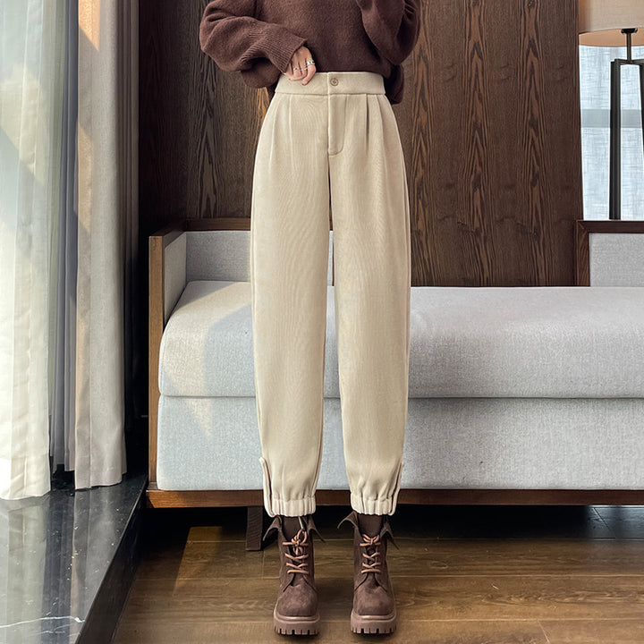 Women's leisure pants made of chenille, lined