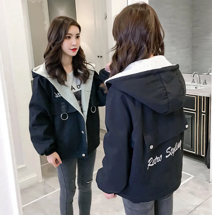 Padded women's jeans jacket with fur collar, short