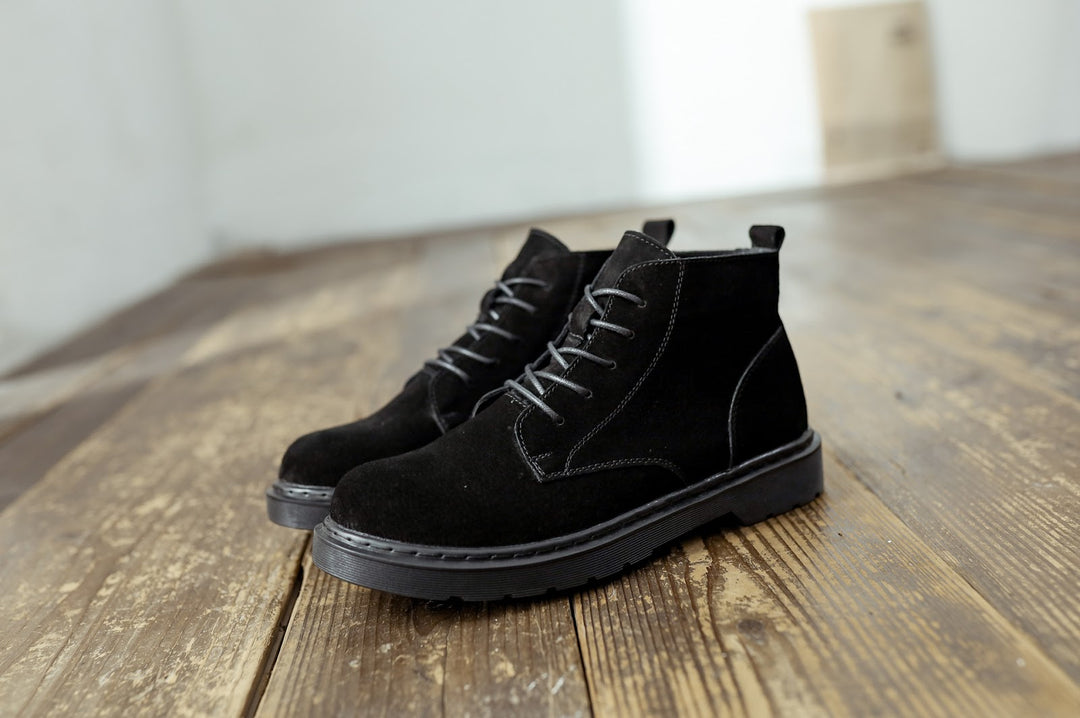 Vintage leather Martin boots, warm insulated